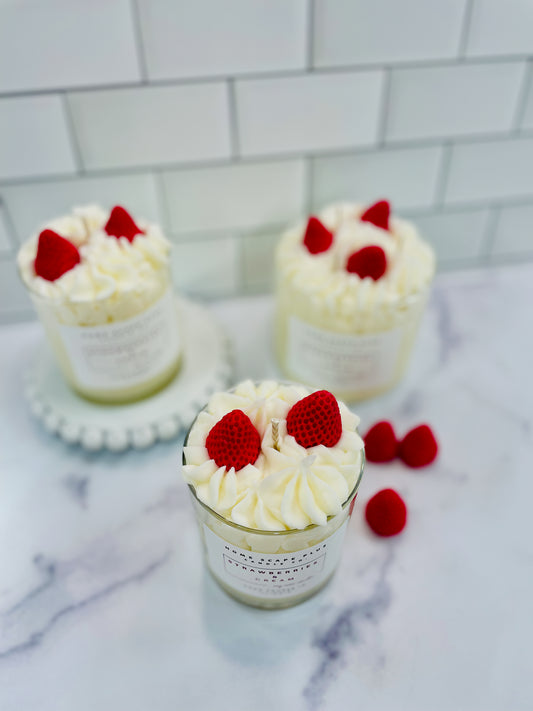 Soy Wax Candle Strawberries & Cream - ShopPurpleUmbrella